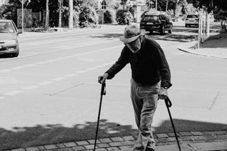 התנדבות למען קשישים, ניצולי השואה