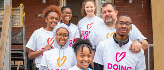Why You Should Ditch Your Next Vacation for a Volunteer Trip